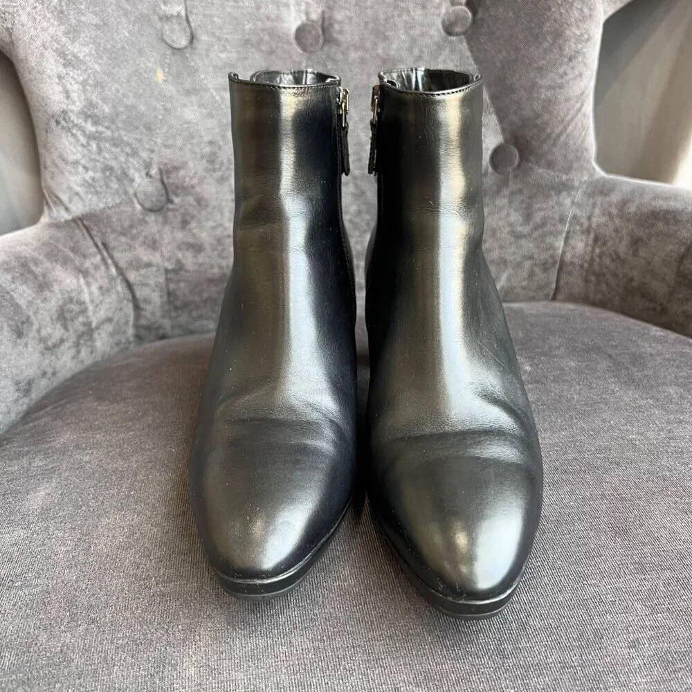 Aquatalia Daniella Black leather Ankle Boots – Size 9